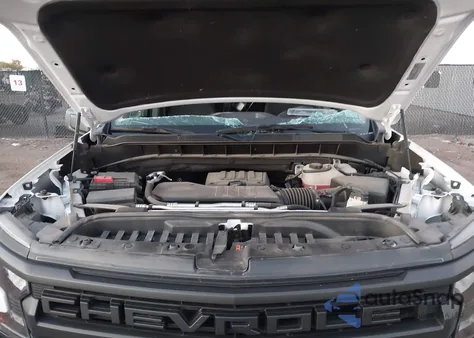 2024 Chevrolet Silverado 1500 4Wd Short Bed Custom z USA, uszkodzony, nr VIN 1GCPDBEK7RZ265399